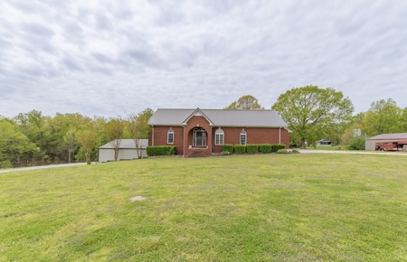 Country Home with acreage, no restrictions, close to town - image 18