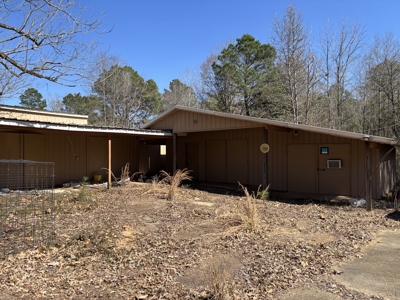 East TX Country Home on acreage with Multiple Shops – Bivins, TX - image 13