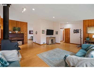 Private 6-Acre Retreat Near Sunset Falls - image 21