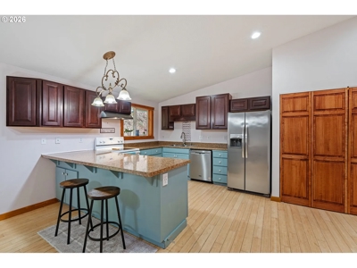 Private 6-Acre Retreat Near Sunset Falls - image 23