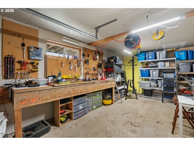 Private 6-Acre Retreat Near Sunset Falls - image 10