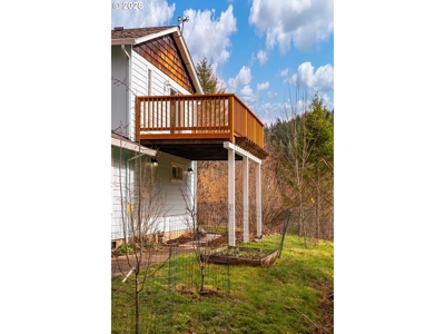 Private 6-Acre Retreat Near Sunset Falls - image 24