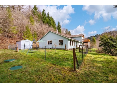 Private 6-Acre Retreat Near Sunset Falls - image 18