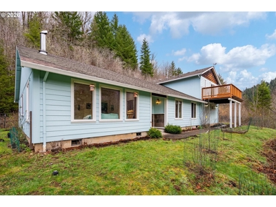 Private 6-Acre Retreat Near Sunset Falls - image 1