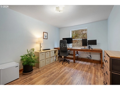 Private 6-Acre Retreat Near Sunset Falls - image 9