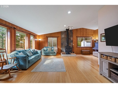 Private 6-Acre Retreat Near Sunset Falls - image 6