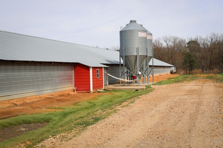 5 House Broiler Farm & Residence For Sale in North LA - image 20