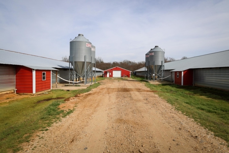 5 House Broiler Farm & Residence For Sale in North LA - image 7