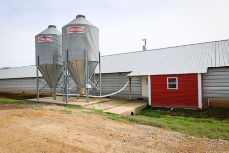 5 House Broiler Farm & Residence For Sale in North LA - image 12