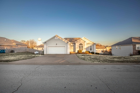 Home for Sale - Carl Junction, Missouri - image 35