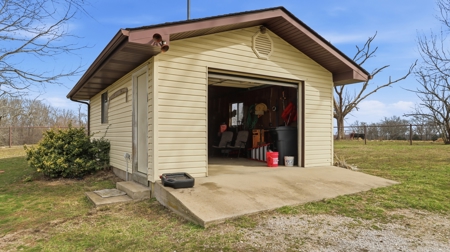 Beautiful Secluded South Central Missouri Ozarks Ranch - image 37