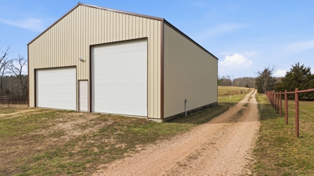 Beautiful Secluded South Central Missouri Ozarks Ranch - image 35