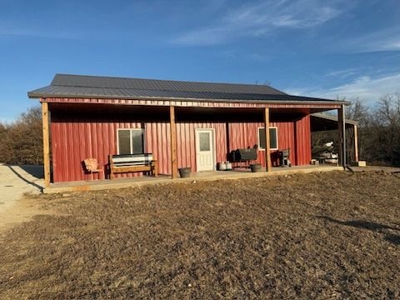 Stunning Missouri Home with Acreage & Private Lake Retreat - image 7