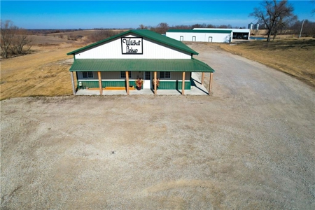 Turnkey Sports Bar & Event Center on 4.5 Acres in King City, MO - image 19