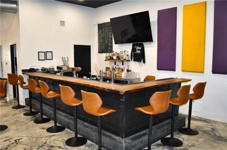 Turnkey Sports Bar & Event Center on 4.5 Acres in King City, MO - image 4