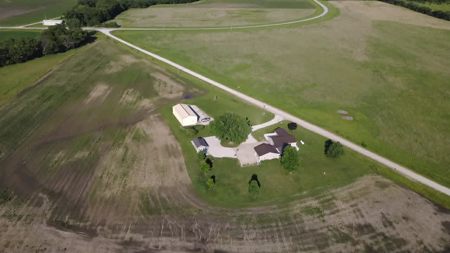 Country Home in Davis City, Iowa Sitting on Two Acres - image 8