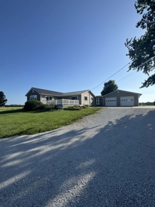 Country Home in Davis City, Iowa Sitting on Two Acres - image 38