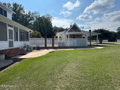 Osyka, MS 100± Acre Gated Estate with Lake & Home - image 39