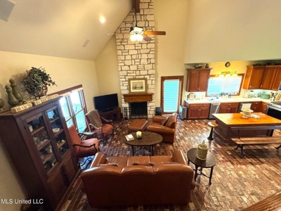 Osyka, MS 100± Acre Gated Estate with Lake & Home - image 28