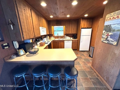 Osyka, MS 100± Acre Gated Estate with Lake & Home - image 48