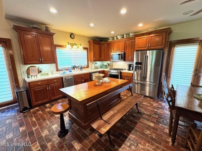 Osyka, MS 100± Acre Gated Estate with Lake & Home - image 24