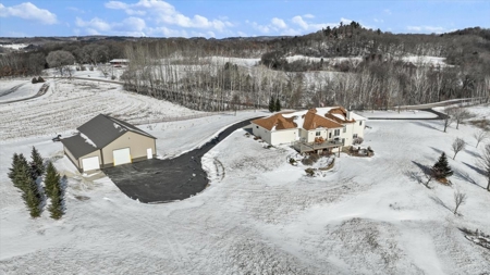 36.8± Acre Executive Estate in the Rolling Countryside of Jackson - image 4