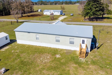 Gainesville, FL - Spacious 3/2 Bath on One Acre 1830 Sq Ft - image 1