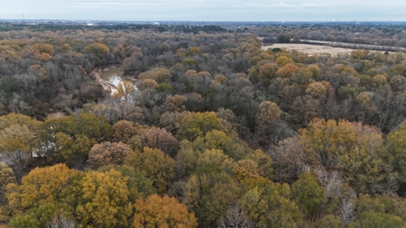 3,000 Acre East Texas Ranch 3700 sq ft Modern Residence - image 18