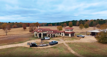 3,000 Acre East Texas Ranch 3700 sq ft Modern Residence - image 12