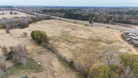 3,000 Acre East Texas Ranch 3700 sq ft Modern Residence - image 11