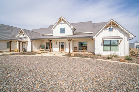 TexAz Ranch: 814-Acre Regenerative Legacy & Multi-Home Compound - image 5