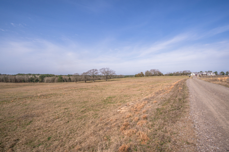 TexAz Ranch: 814-Acre Regenerative Legacy & Multi-Home Compound - image 26