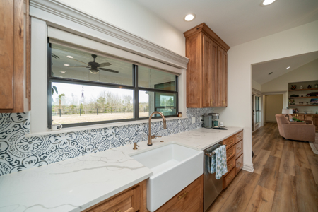 TexAz Ranch: 814-Acre Regenerative Legacy & Multi-Home Compound - image 11