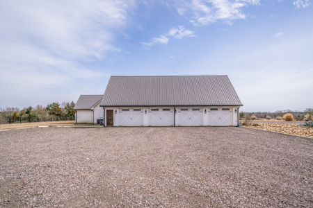 TexAz Ranch: 814-Acre Regenerative Legacy & Multi-Home Compound - image 6