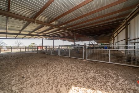 TexAz Ranch: 814-Acre Regenerative Legacy & Multi-Home Compound - image 24