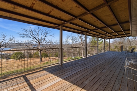Luxury Lake Home on 5 Acres Bordering Bull Shoals Lake - image 35