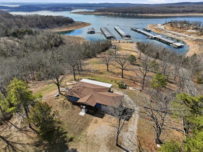 Luxury Lake Home on 5 Acres Bordering Bull Shoals Lake - image 40