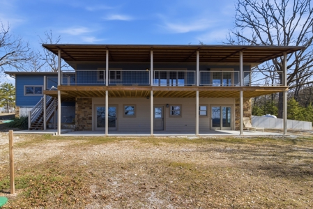 Luxury Lake Home on 5 Acres Bordering Bull Shoals Lake - image 34