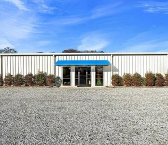 Retail / Flex-Office / Industrial | 4,000 SF - image 1