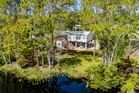 Florida Water-Lover’s Home for Sale in Suwannee, Florida - image 17