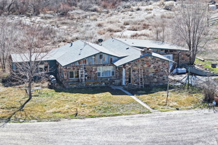 Irrigated Acreage with Home For Sale in Fruita, Colorado - image 1