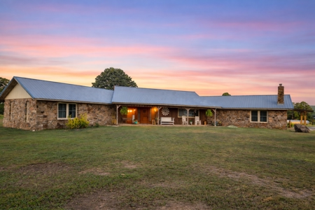 Kiamichi Mountain Ranch Home with Covered Arena - image 1