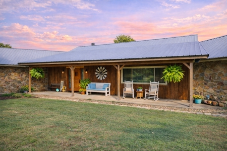 Kiamichi Mountain Ranch Home with Covered Arena - image 17
