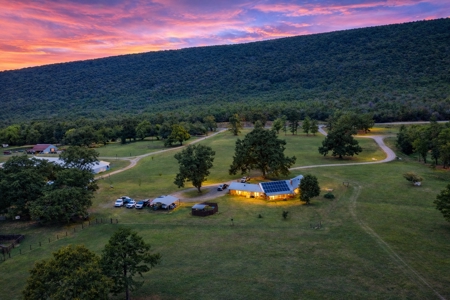 Kiamichi Mountain Ranch Home with Covered Arena - image 2