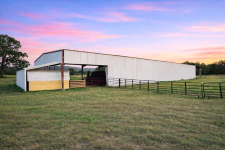 Kiamichi Mountain Ranch Home with Covered Arena - image 18