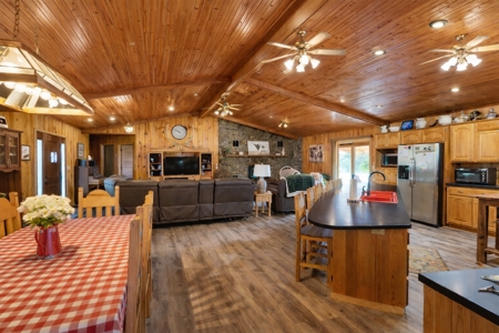 Kiamichi Mountain Ranch Home with Covered Arena - image 8