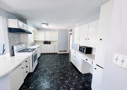 Home For Sale with Separate Garage Apartment in Abilene, TX - image 12