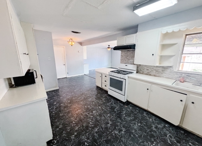 Home For Sale with Separate Garage Apartment in Abilene, TX - image 8