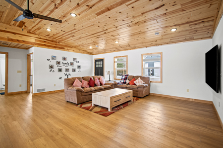 Country Home on 80 Acres with Pole Building For Sale Hunting Land - image 9