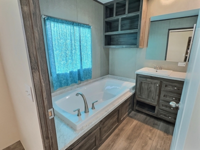 Lake Brownwood Texas Area Home in Thunderbird Bay with Shop Space - image 12